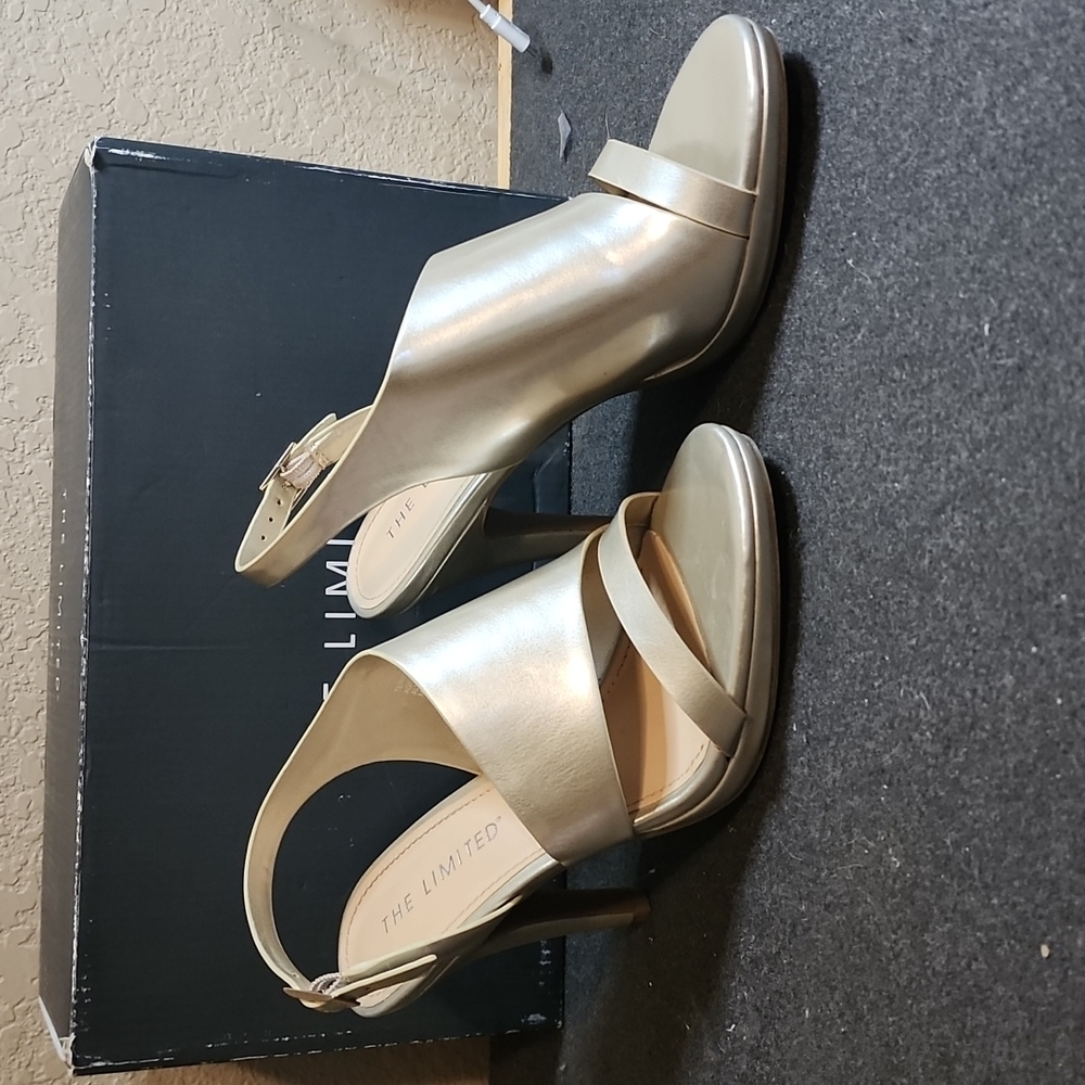 The Limited Champaign colored dress sandals sz 7